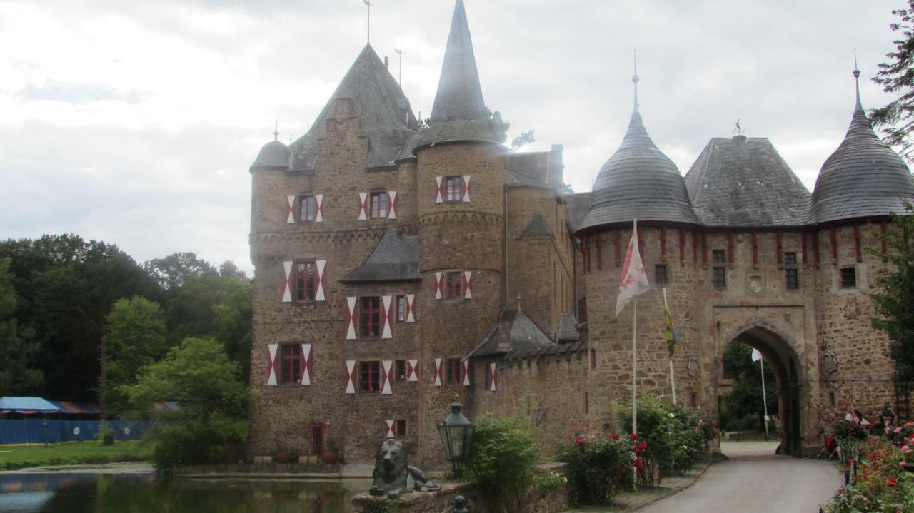 Eifel-Landhaus Ferienwohnungen "Em Gardestueffje" Mechernich Bagian luar foto